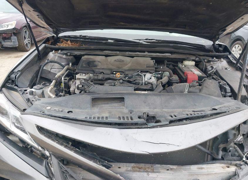 Photo 10 of 2018 Toyota Camry SE (VIN 4T1B11HKXJU582535)