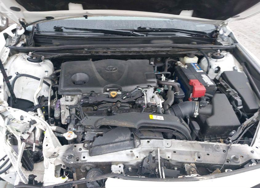 Photo 10 of 2018 Toyota Camry LE (VIN 4T1B11HKXJU584348)