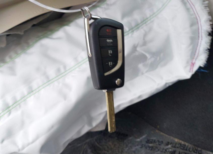 Photo 11 of 2018 Toyota Camry LE (VIN 4T1B11HKXJU584348)