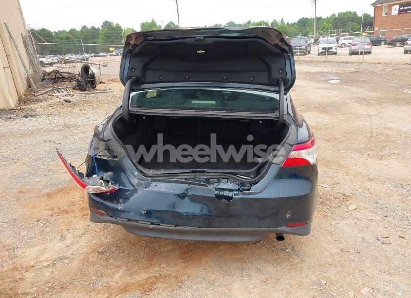 Photo 16 of 2018 Toyota Camry LE (VIN 4T1B11HKXJU600659)
