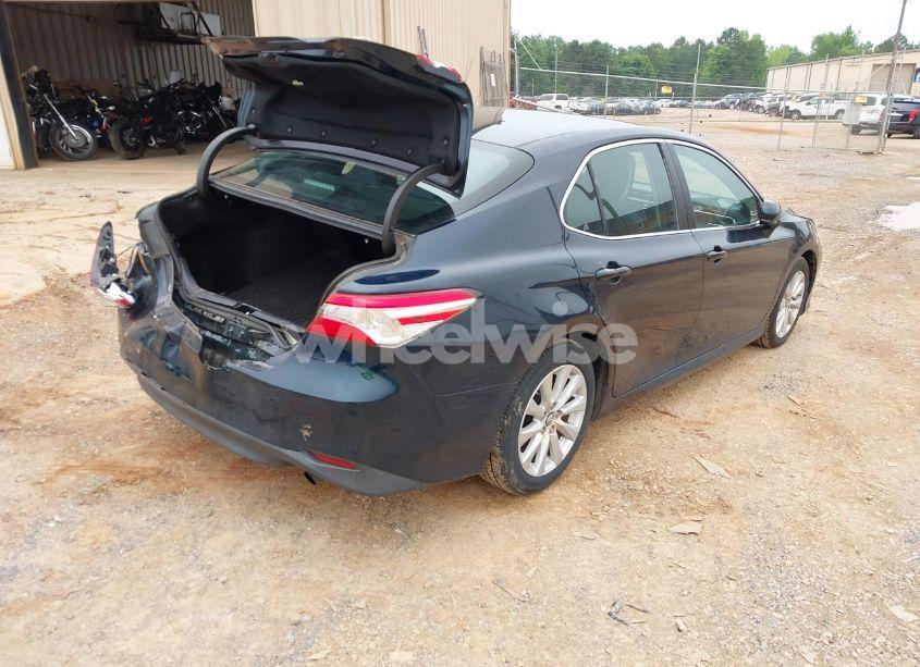 Photo 4 of 2018 Toyota Camry LE (VIN 4T1B11HKXJU600659)