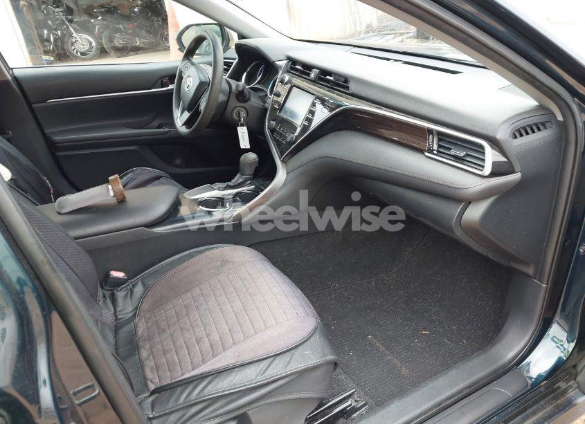 Photo 5 of 2018 Toyota Camry LE (VIN 4T1B11HKXJU600659)