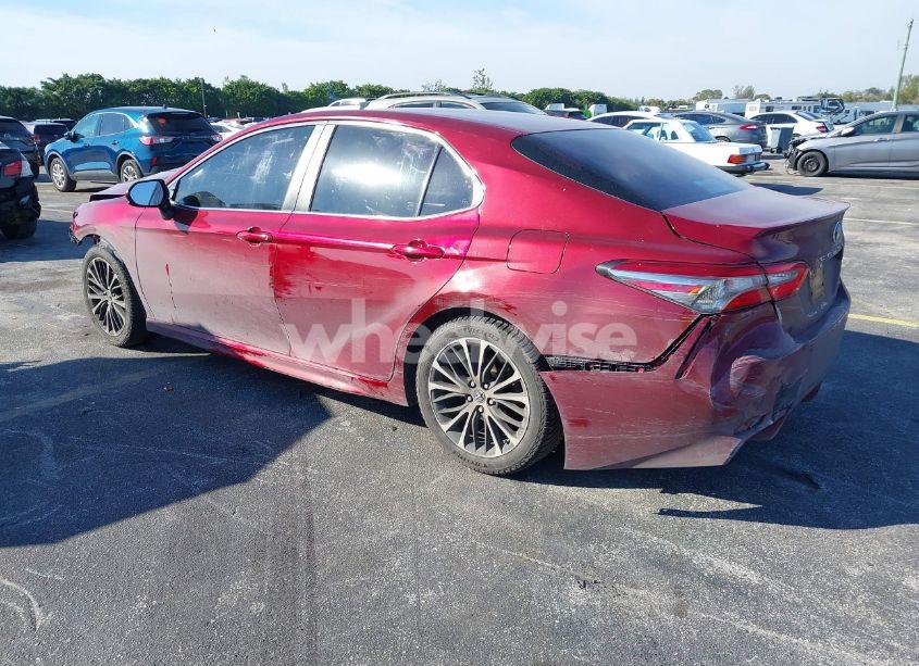 Photo 3 of 2018 Toyota Camry SE (VIN 4T1B11HKXJU625187)