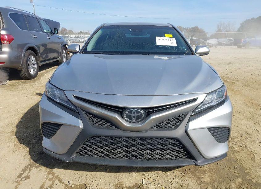 Photo 13 of 2018 Toyota Camry SE (VIN 4T1B11HKXJU632138)