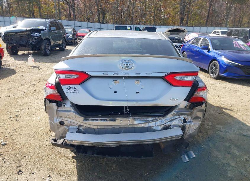 Photo 17 of 2018 Toyota Camry SE (VIN 4T1B11HKXJU632138)