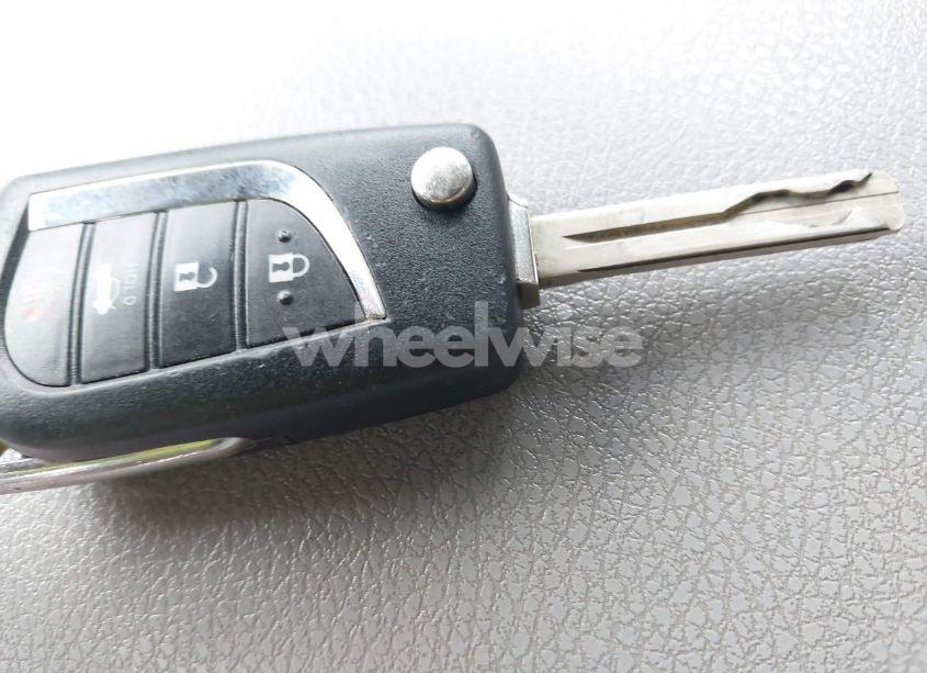 Photo 11 of 2018 Toyota Camry SE (VIN 4T1B11HKXJU649067)