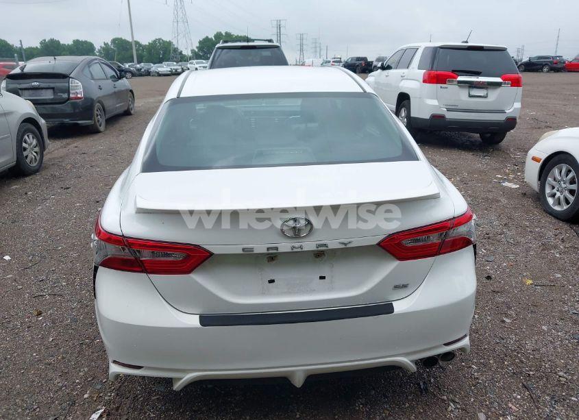 Photo 16 of 2018 Toyota Camry SE (VIN 4T1B11HKXJU649067)