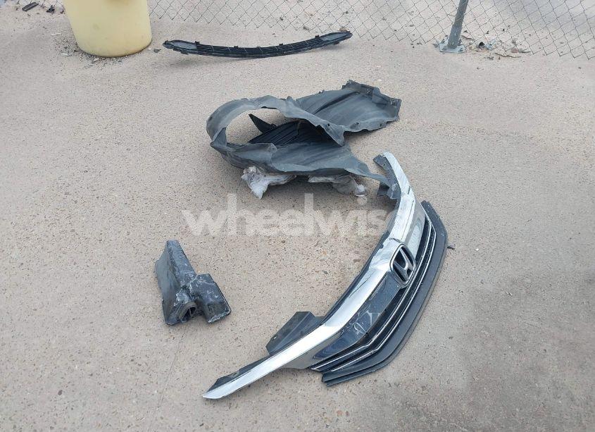 Photo 12 of 2018 Toyota Camry SE (VIN 4T1B11HKXJU650042)