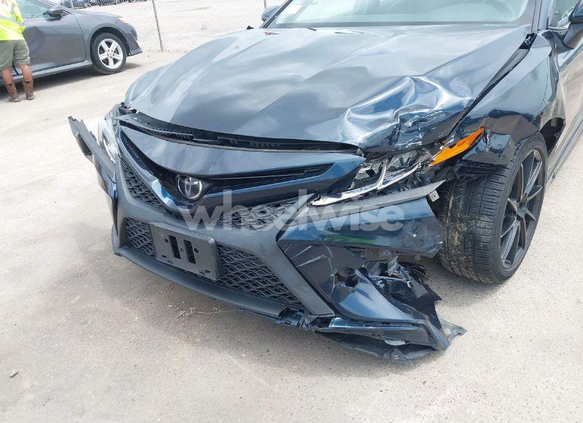 Photo 6 of 2018 Toyota Camry SE (VIN 4T1B11HKXJU650042)