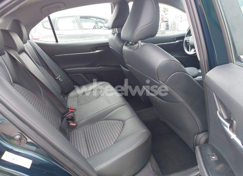 Photo 8 of 2018 Toyota Camry SE (VIN 4T1B11HKXJU650042)