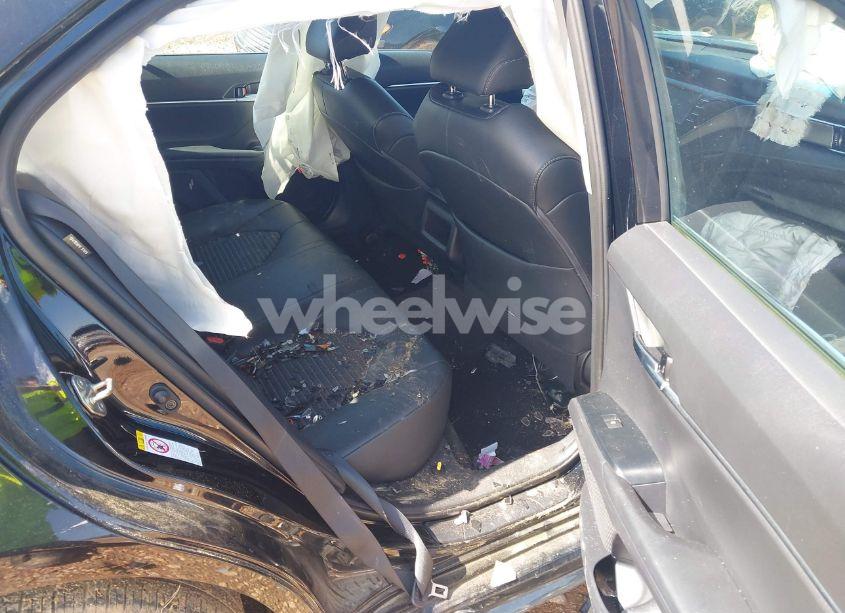 Photo 8 of 2018 Toyota Camry SE (VIN 4T1B11HKXJU652275)