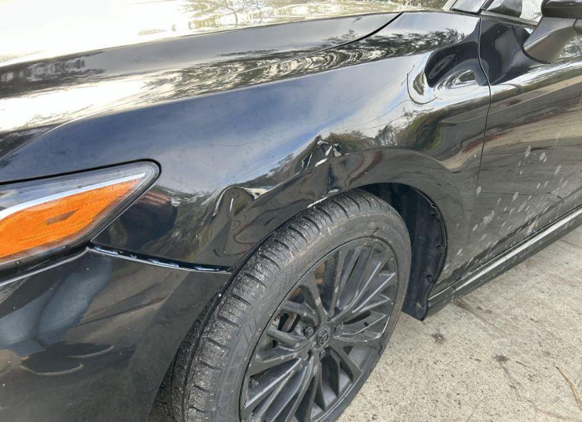 Photo 6 of 2018 Toyota Camry SE (VIN 4T1B11HKXJU665009)