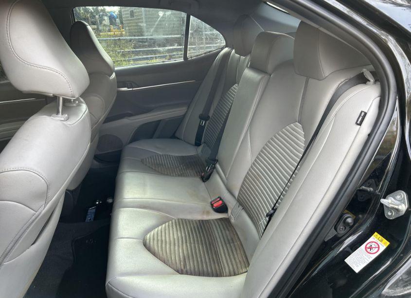 Photo 8 of 2018 Toyota Camry SE (VIN 4T1B11HKXJU665009)