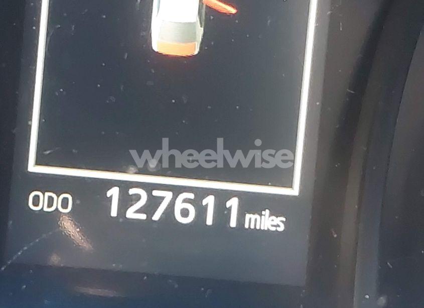 Photo 15 of 2018 Toyota Camry SE (VIN 4T1B11HKXJU676219)