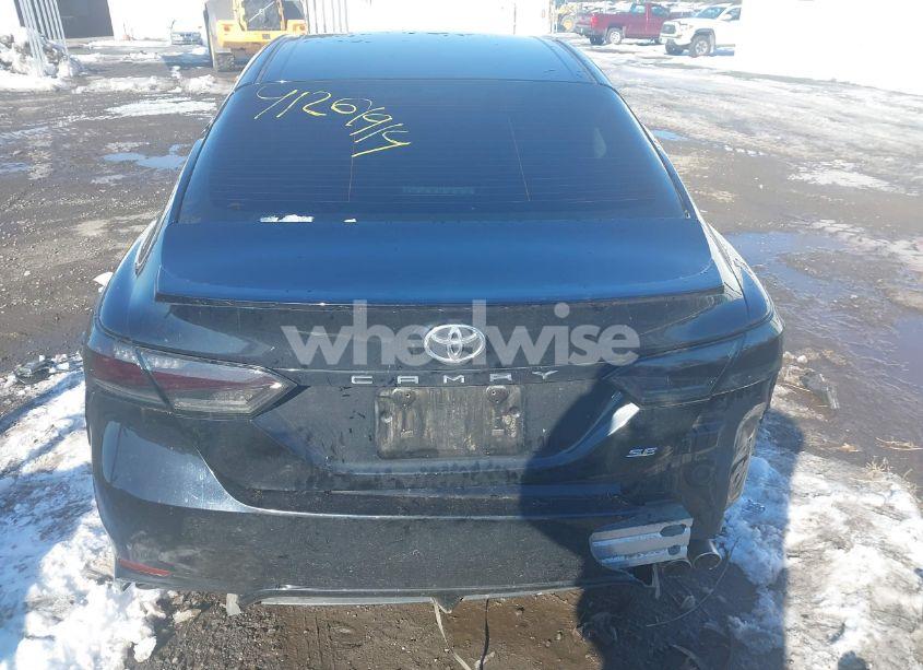 Photo 16 of 2018 Toyota Camry SE (VIN 4T1B11HKXJU676219)