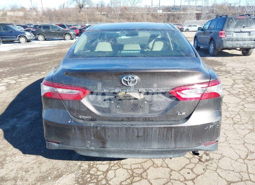 Photo 17 of 2018 Toyota Camry LE (VIN 4T1B11HKXJU677564)
