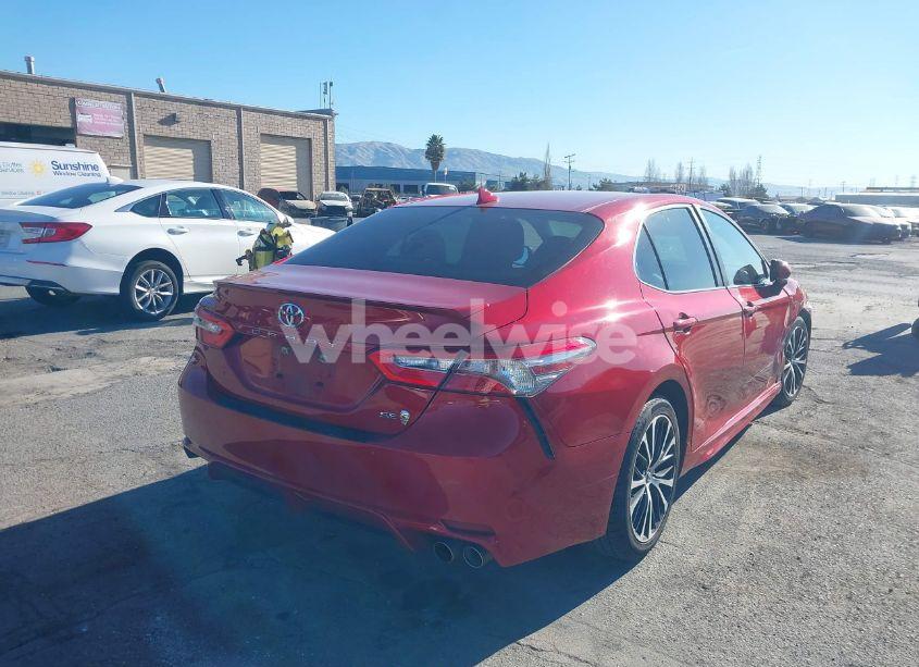 Photo 4 of 2019 Toyota Camry SE (VIN 4T1B11HKXKU160430)