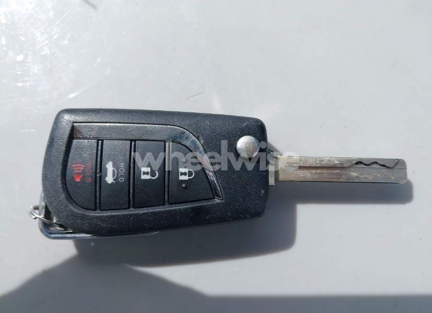 Photo 11 of 2019 Toyota Camry LE (VIN 4T1B11HKXKU171525)