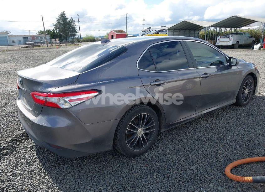 Photo 4 of 2019 Toyota Camry LE (VIN 4T1B11HKXKU171525)