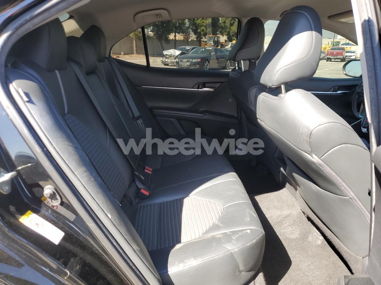 Photo 10 of 2019 TOYOTA CAMRY L (VIN 4T1B11HKXKU171721)