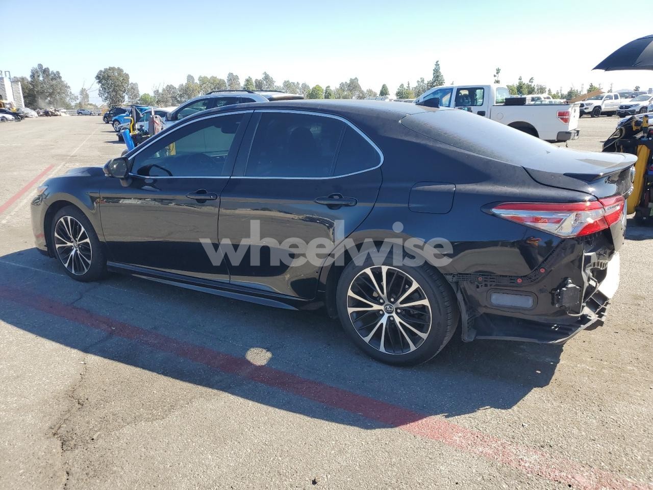 Photo 2 of 2019 TOYOTA CAMRY L (VIN 4T1B11HKXKU171721)