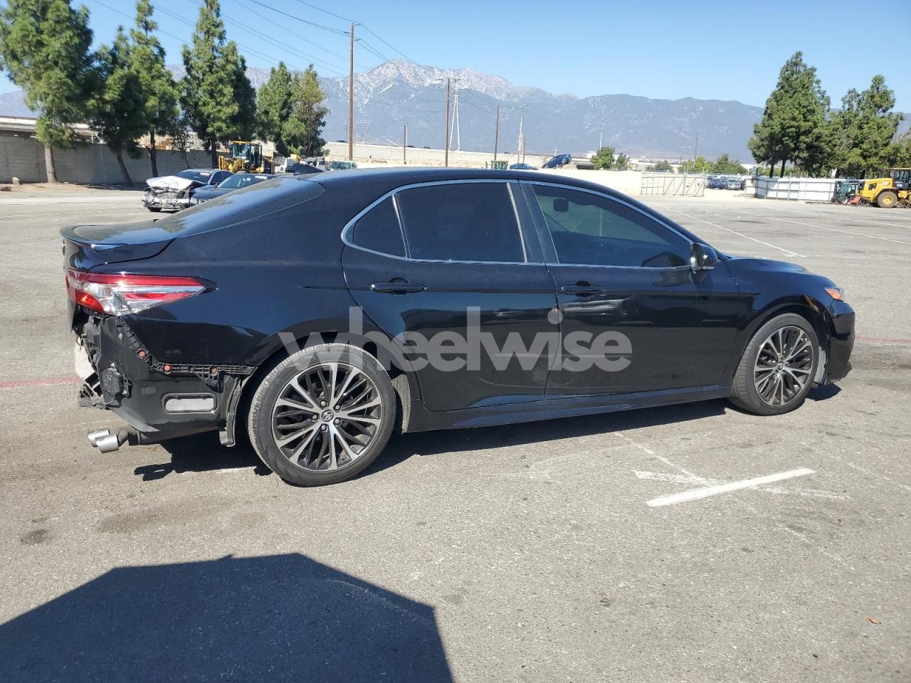 Photo 3 of 2019 TOYOTA CAMRY L (VIN 4T1B11HKXKU171721)