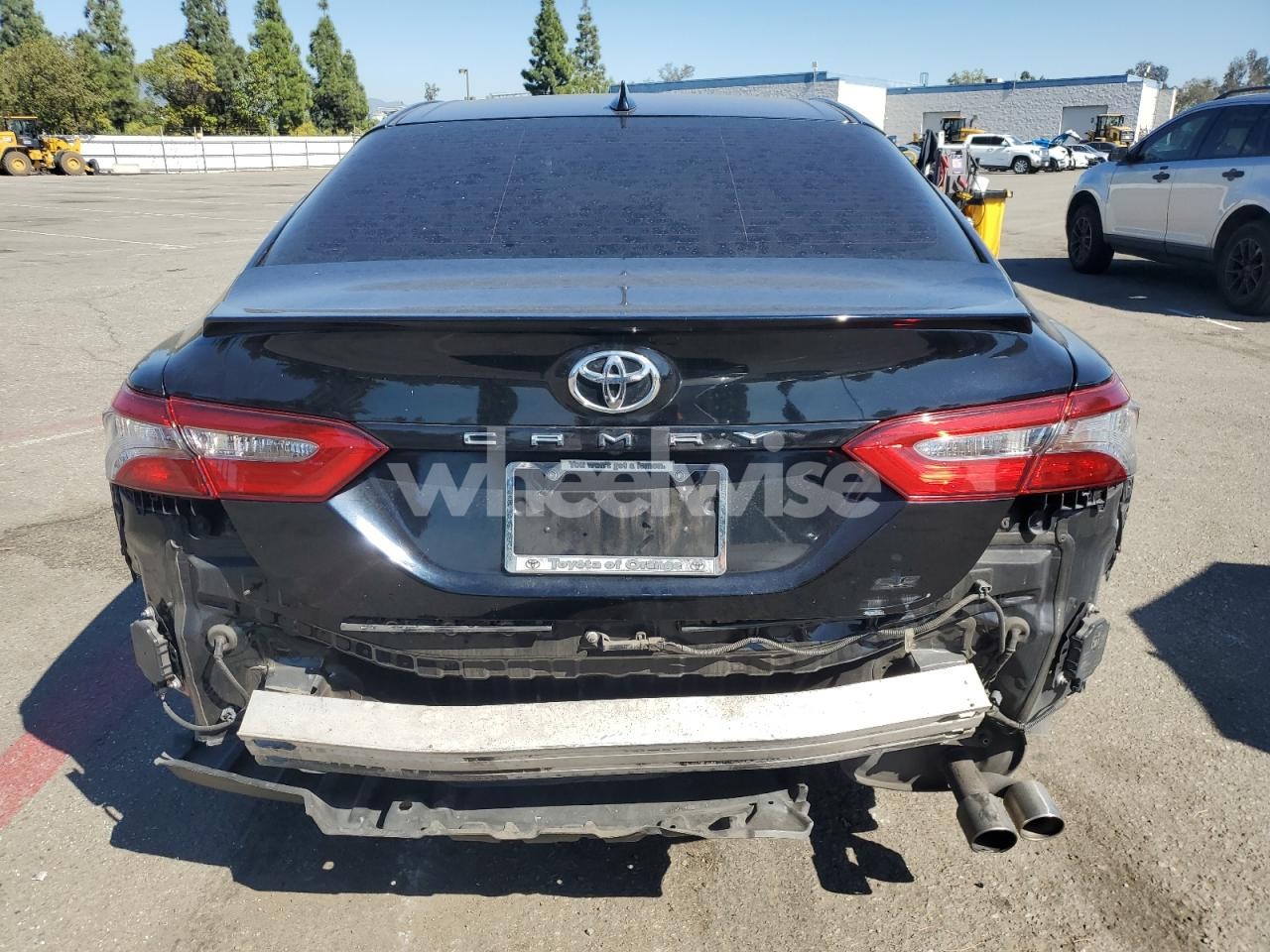 Photo 6 of 2019 TOYOTA CAMRY L (VIN 4T1B11HKXKU171721)