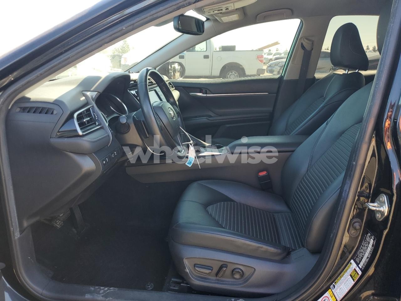 Photo 7 of 2019 TOYOTA CAMRY L (VIN 4T1B11HKXKU171721)