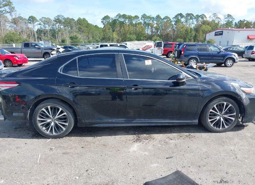 Photo 13 of 2019 Toyota Camry SE (VIN 4T1B11HKXKU174098)