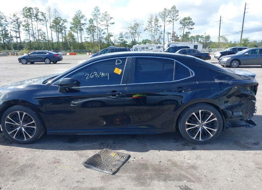 Photo 14 of 2019 Toyota Camry SE (VIN 4T1B11HKXKU174098)