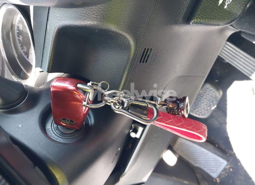 Photo 11 of 2019 Toyota Camry SE (VIN 4T1B11HKXKU175963)