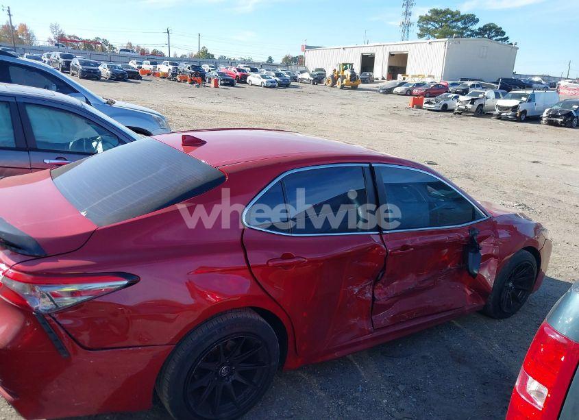 Photo 13 of 2019 Toyota Camry SE (VIN 4T1B11HKXKU175963)