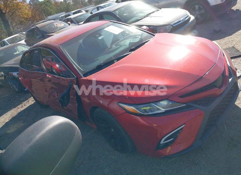 Photo 3 of 2019 Toyota Camry SE (VIN 4T1B11HKXKU175963)