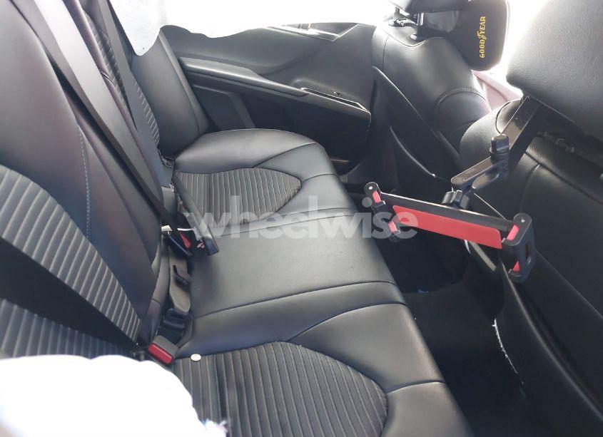 Photo 8 of 2019 Toyota Camry SE (VIN 4T1B11HKXKU175963)