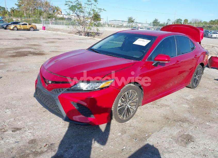 Photo 2 of 2019 Toyota Camry SE (VIN 4T1B11HKXKU179558)