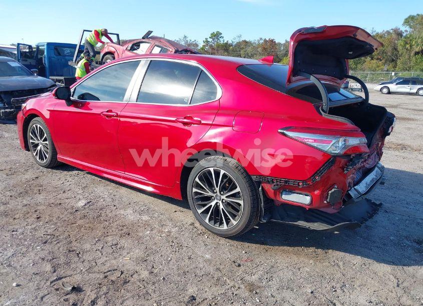 Photo 3 of 2019 Toyota Camry SE (VIN 4T1B11HKXKU179558)