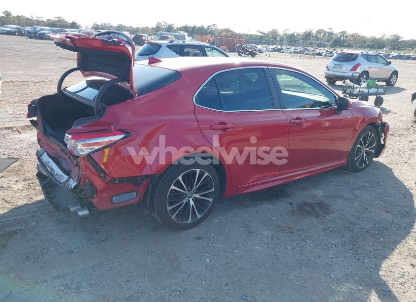 Photo 4 of 2019 Toyota Camry SE (VIN 4T1B11HKXKU179558)