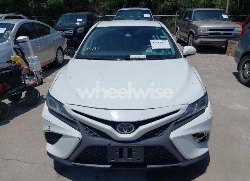 Photo 12 of 2019 Toyota Camry SE (VIN 4T1B11HKXKU204474)