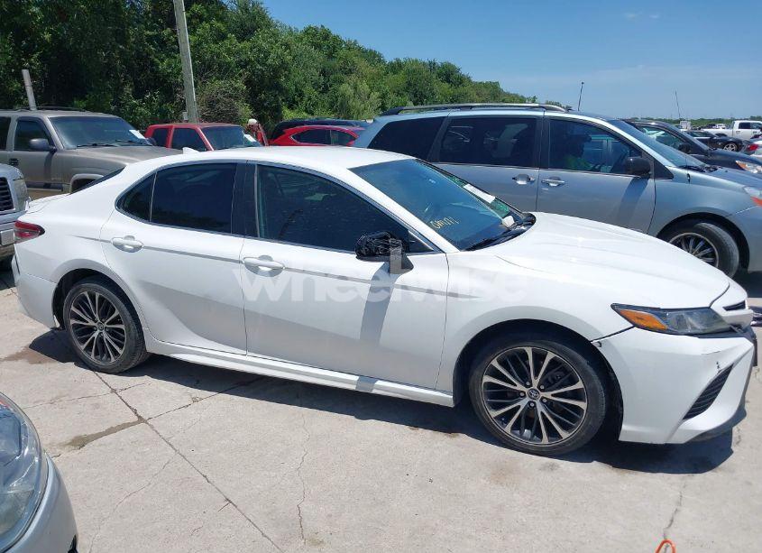 Photo 13 of 2019 Toyota Camry SE (VIN 4T1B11HKXKU204474)