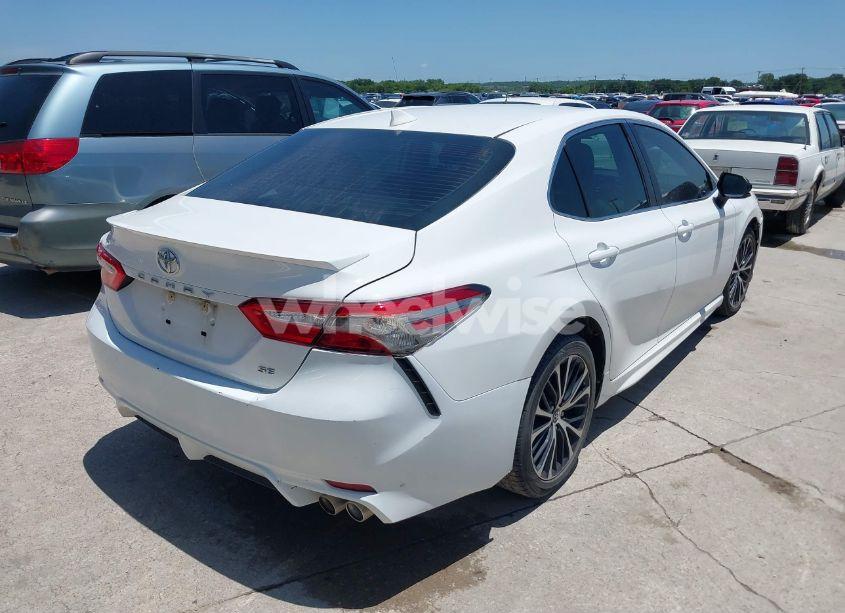 Photo 4 of 2019 Toyota Camry SE (VIN 4T1B11HKXKU204474)