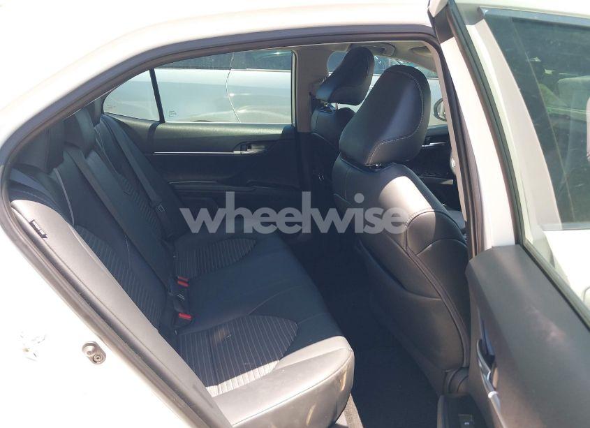 Photo 8 of 2019 Toyota Camry SE (VIN 4T1B11HKXKU204474)