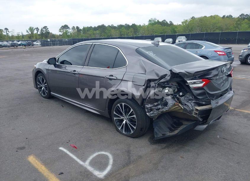 Photo 3 of 2019 Toyota Camry SE (VIN 4T1B11HKXKU206693)
