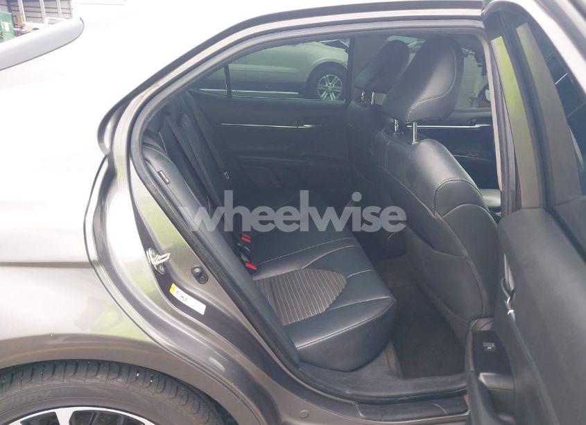 Photo 8 of 2019 Toyota Camry SE (VIN 4T1B11HKXKU206693)