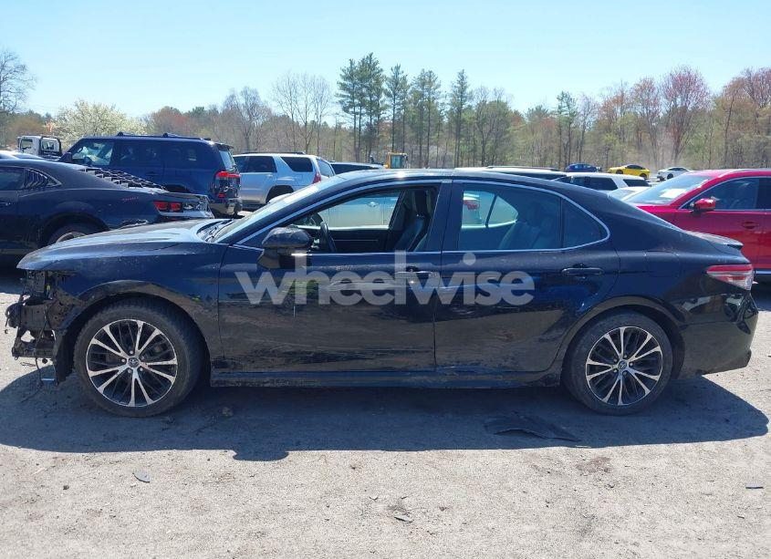 Photo 14 of 2019 Toyota Camry SE (VIN 4T1B11HKXKU227141)
