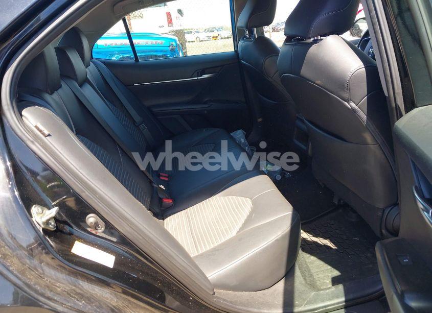 Photo 8 of 2019 Toyota Camry SE (VIN 4T1B11HKXKU227141)