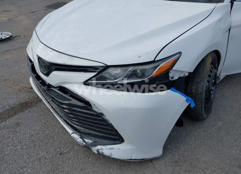 Photo 6 of 2019 Toyota Camry LE (VIN 4T1B11HKXKU227429)