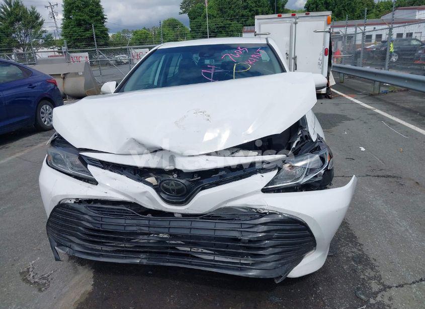 Photo 12 of 2019 Toyota Camry LE (VIN 4T1B11HKXKU237605)