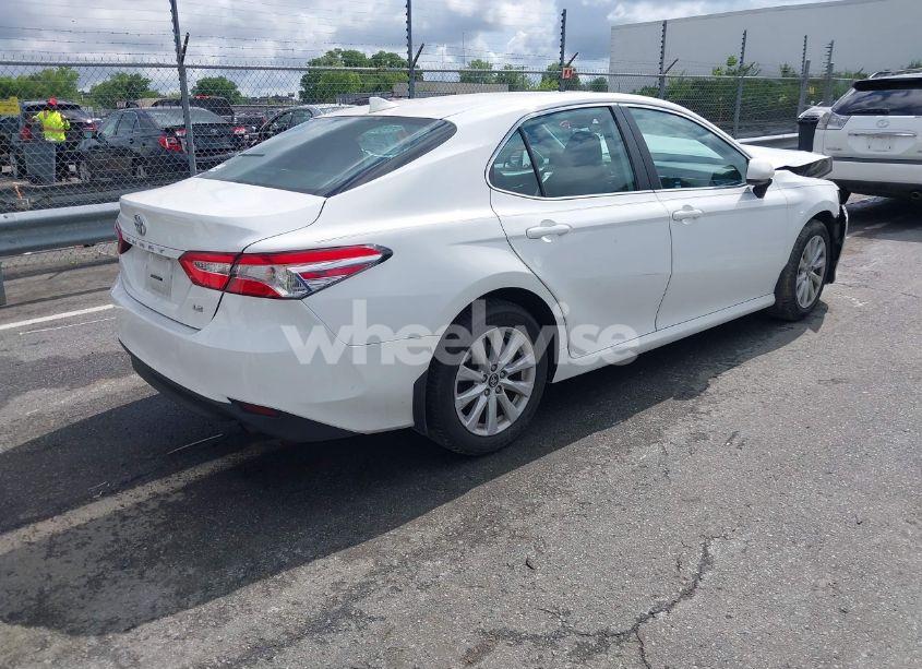 Photo 4 of 2019 Toyota Camry LE (VIN 4T1B11HKXKU237605)