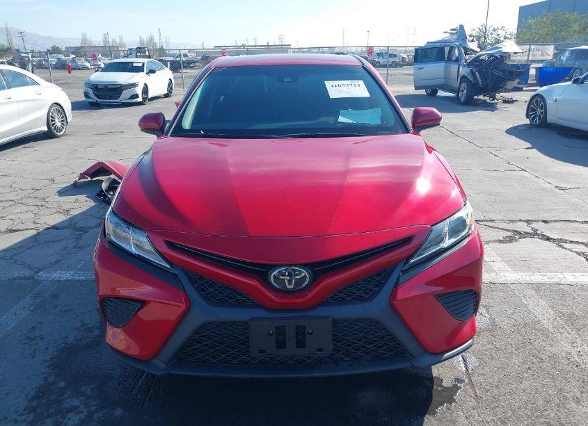 Photo 13 of 2019 Toyota Camry SE (VIN 4T1B11HKXKU237717)