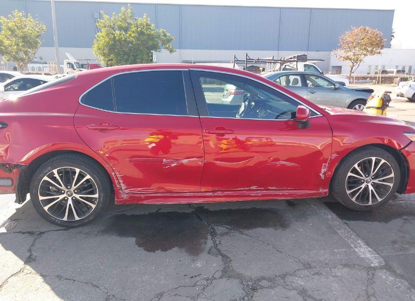 Photo 14 of 2019 Toyota Camry SE (VIN 4T1B11HKXKU237717)